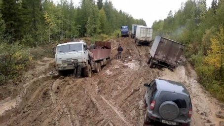 Месиво из грязи и непроходимых луж: ОНФ в Коми добивается ремонта убитого участка дороги Ираёль – Иж