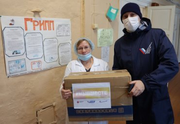 Участники акции #МыВместе в Коми доставили медикам села Богородск более тысячи СИЗов