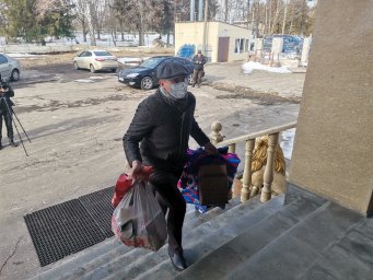 В Воронеже Народный фронт и налоговая служба передали гуманитарную помощь переселенцам из Донбасса