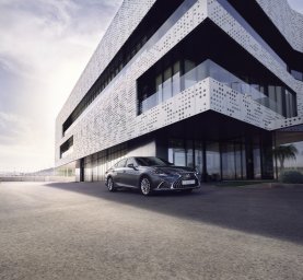 Меняться, оставаясь лучшим: обновленный Lexus ES доступен к заказу в дилерских центрах «Бизнес Кар»
