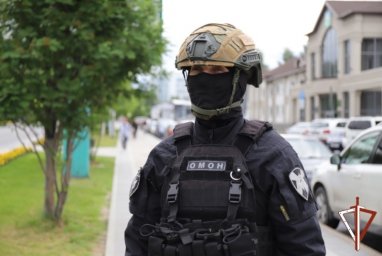 В Югре Росгвардия участвует в рейдовых мероприятиях по выявлению правонарушений миграционного законо В Югре Росгвардия участвует в рейдовых мероприятиях по выявлению правонарушений миграционного законо