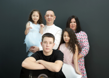 Семья офицера Росгвардии из Югры приняла участие в фотопроекте «Любовь в каждом кадре» Семья офицера Росгвардии из Югры приняла участие в фотопроекте «Любовь в каждом кадре»