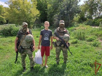 В ЛНР росгвардейцы спасли подростка, который чуть не утонул в реке В ЛНР росгвардейцы спасли подростка, который чуть не утонул в реке