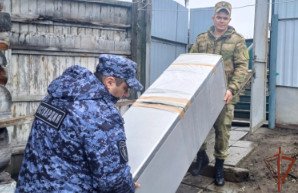 Росгвардейцы помогли семье погибшего на СВО спецназовца спасти имущество от паводка в Зауралье Росгвардейцы помогли семье погибшего на СВО спецназовца спасти имущество от паводка в Зауралье