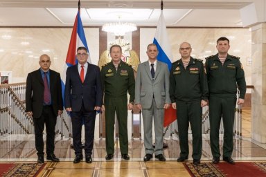 Виктор Золотов и Ласаро Альберто Альварес Касас обсудили вопросы сотрудничества Росгвардии и МВД Рес Виктор Золотов и Ласаро Альберто Альварес Касас обсудили вопросы сотрудничества Росгвардии и МВД Рес