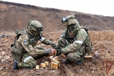 Зауральские школьники знакомятся со службой росгвардейцев