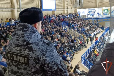 Сотрудники Росгвардии обеспечили правопорядок на матче ВХЛ в Курганской области