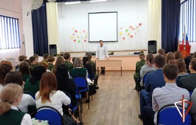 Курганских школьников познакомили со службой росгвардейцев Курганских школьников познакомили со службой росгвардейцев