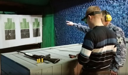 Корреспонденты курганской телекомпании понаблюдали за ходом экзамена для будущих владельцев оружия Корреспонденты курганской телекомпании понаблюдали за ходом экзамена для будущих владельцев оружия