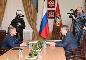 Александр Богомаз и Игорь Маковский обсудили вопросы функционирования электросетевого комплекса Брян Александр Богомаз и Игорь Маковский обсудили вопросы функционирования электросетевого комплекса Брян