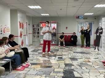 В Центре крови ФМБА России прошла экскурсия для учеников профильного естественно-научного класса