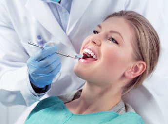 Врач: имплантация и хирургическое лечение зубов