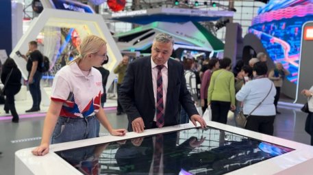 Управляющий ОСФР по г. Москве и Московской области поздравил гостей выставки-форума «Россия» с Днем 