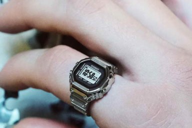 CASIO отмечает 50-летие с инновационными часами-кольцами CRW-001 CASIO отмечает 50-летие с инновационными часами-кольцами CRW-001